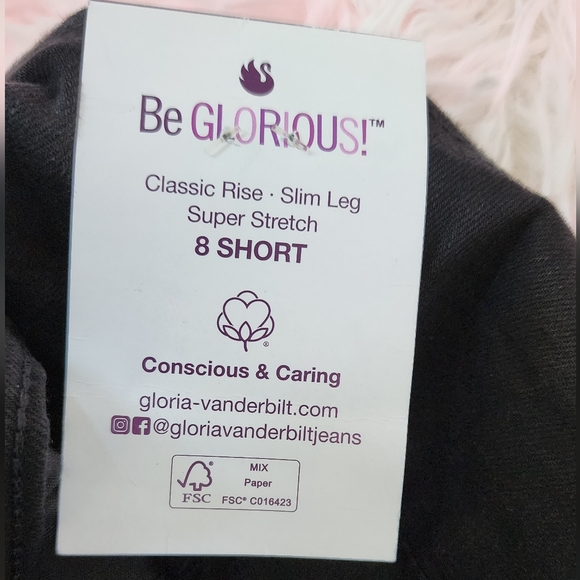 Gloria Vanderbilt Women's Amanda High Rise Regular Fit Jeans, size 8 short - Picture 3 of 13